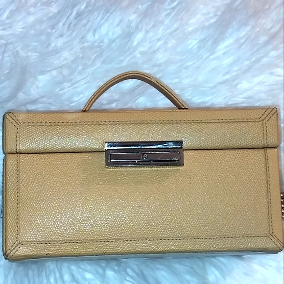 Elegant Tan Travel Jewelry Organizer (2) - Picture 1 of 10